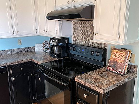 4th image of 588-588 Cochise Dr