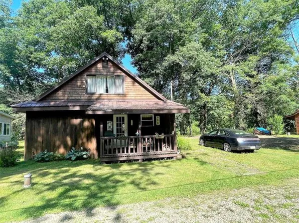 34 Thompson Island Ln, Irvine, PA 16329