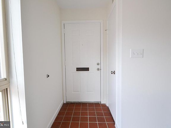 2nd image of 421 S Sharp St #R11