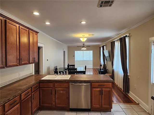 3 bed, 2.0 bath, 1515 sqft, $3,500 — Photo 4