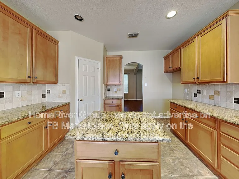 9715 Madison Dr — Photo 7