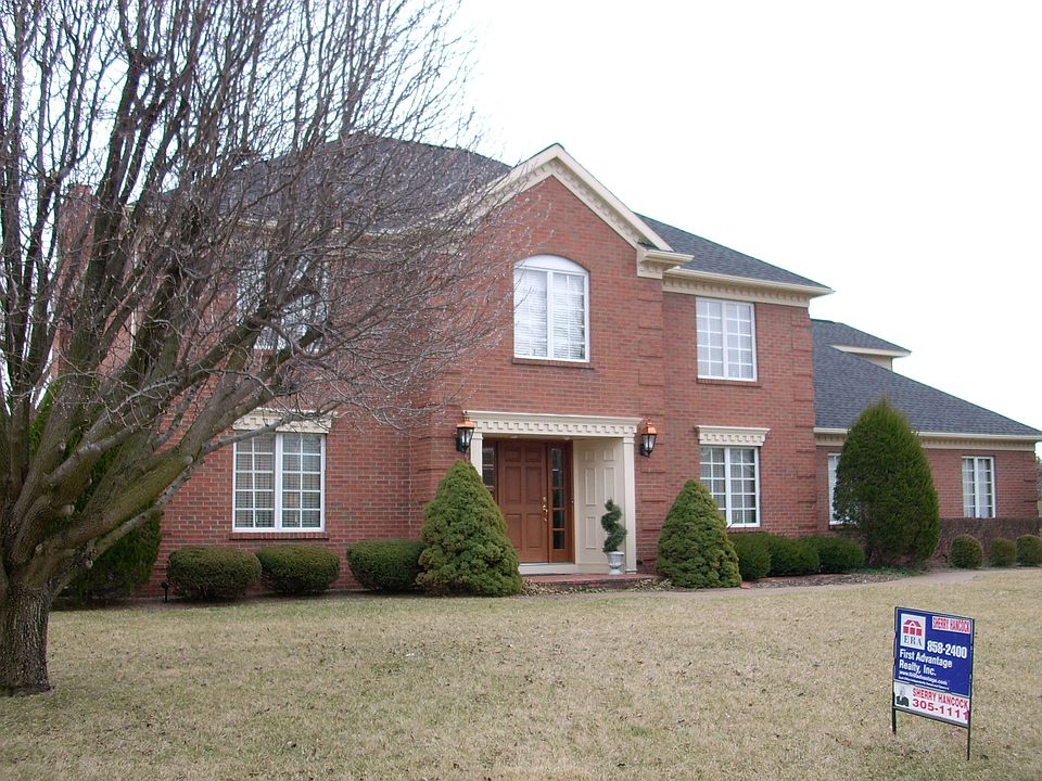 2nd image of 910 Kirkwood Dr