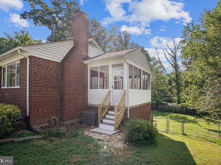 3227 Sherry Ct — Photo 29