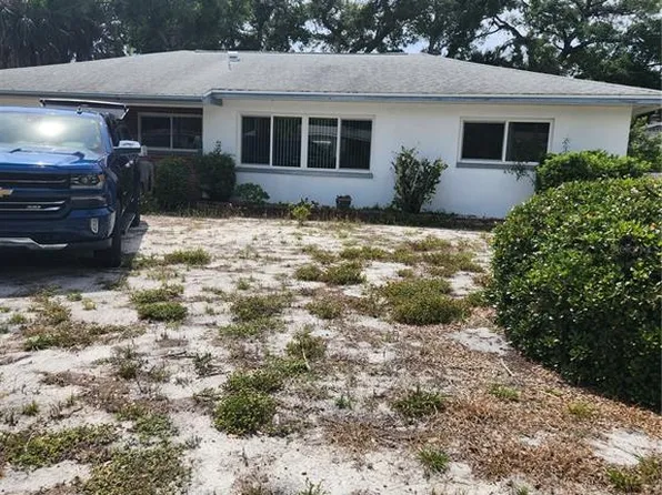 1530 Robinson Dr N, Saint Petersburg, FL 33710