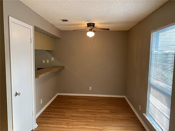 3rd image of 919 Sirocco Dr #A