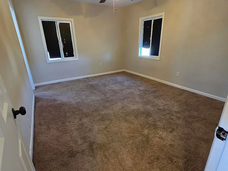 2641 N Arrowhead Ave — Photo 24