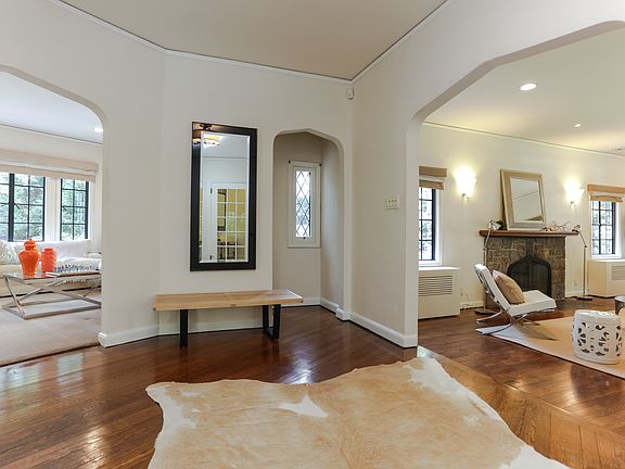 3rd image of 11 Huguenot Dr