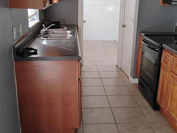 2nd image of 801 Orange Grove Dr