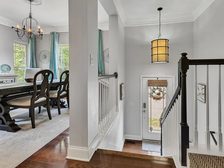1077 Woodbury Falls Dr — Photo 5