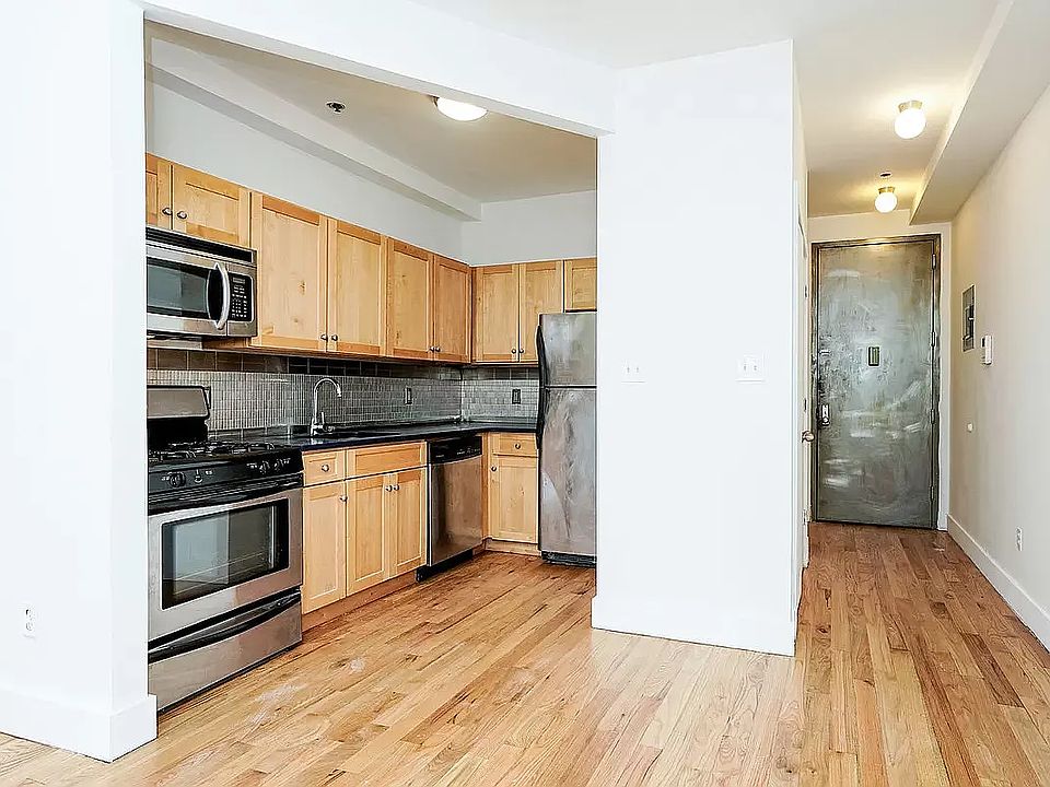 2 bed · 1 bath in Crown Heights, Brooklyn