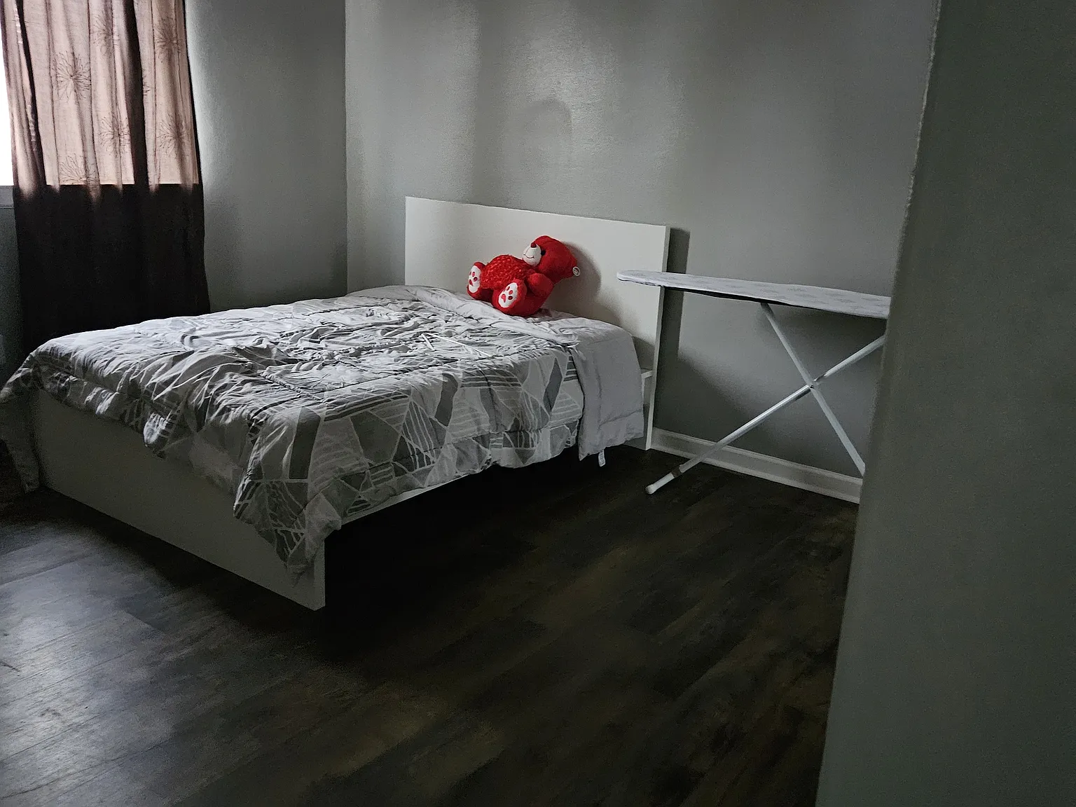 4 bed, 2037 sqft, $700 — Photo 3