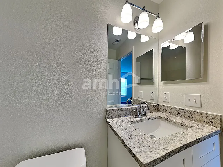 715 Valrico Hills Ln — Photo 15