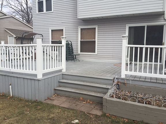 2 yr old Composite deck