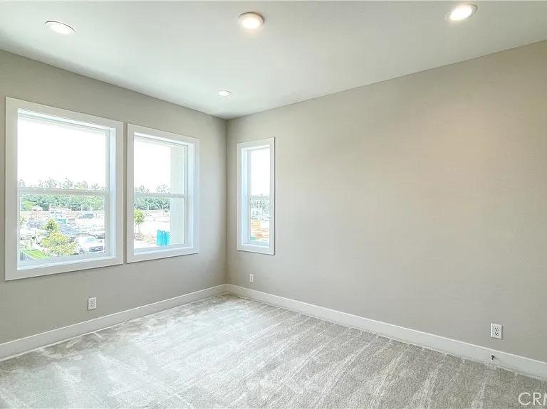 101 Walworth — Photo 33