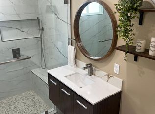 6715 Capps Ave, Reseda, CA 91335