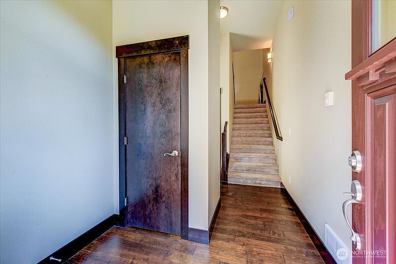 4th image of 4020 NE 3rd Place #B