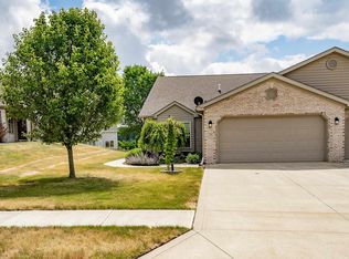313 S Pumpkin Ridge Ct, Columbia City, IN