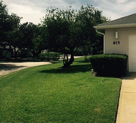 2nd image of 815 Oakwood Dr