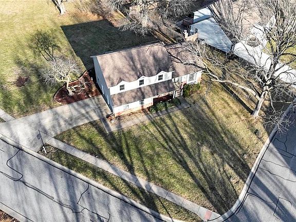3rd image of 12824 W 82nd St