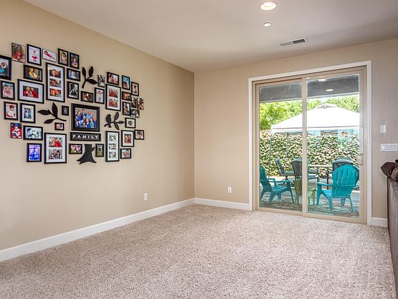 5th image of 3924 E Harter Ct