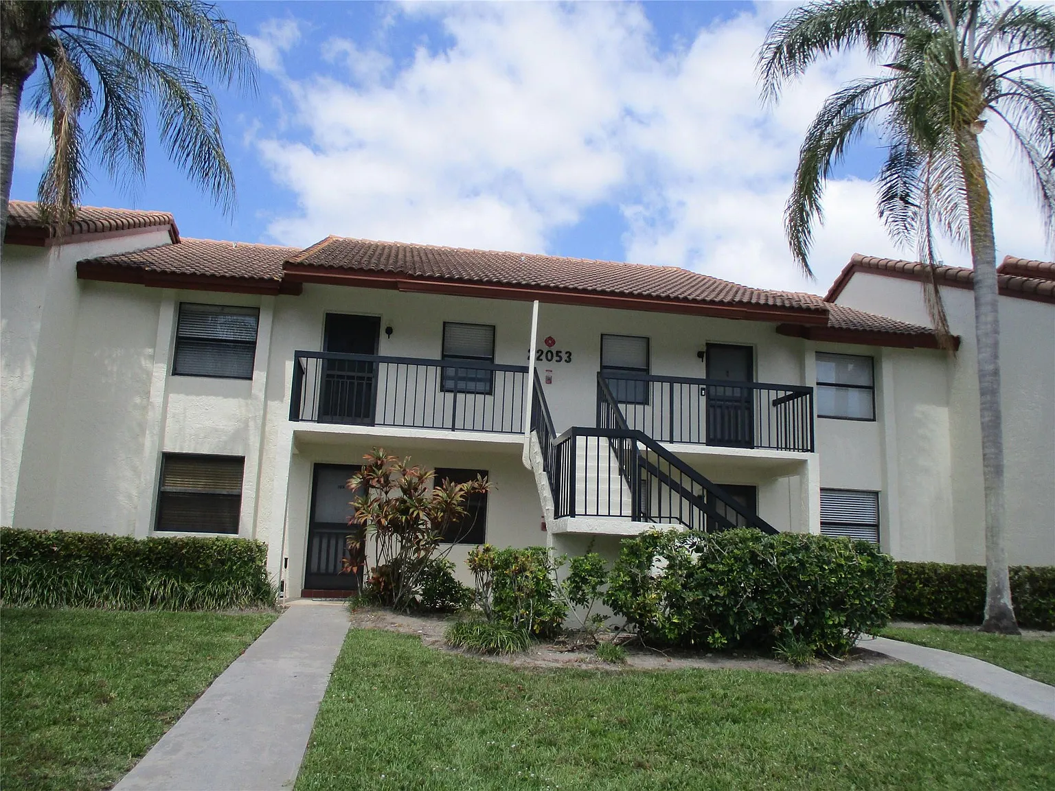 2 bed, 2.0 bath, 958 sqft, $2,250 — Photo 3