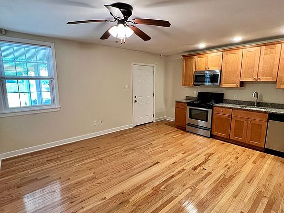 2nd image of 3500 Grove Ave APT 8