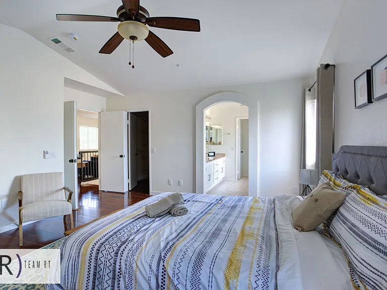 14794 Goldenrain Dr — Photo 32