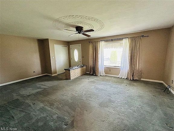 4th image of 208 Alexander Ave
