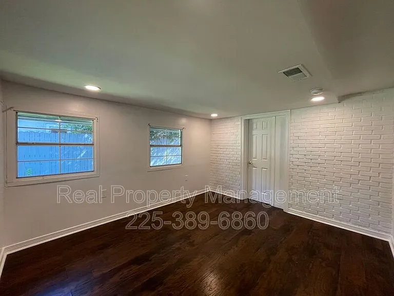 9642 Lewis St — Photo 18