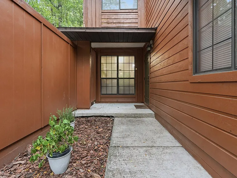 900 SW 62nd Blvd #B5 — Photo 24