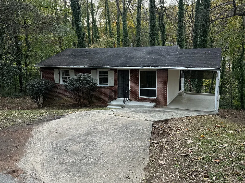 3515 Fairlane Ct NW