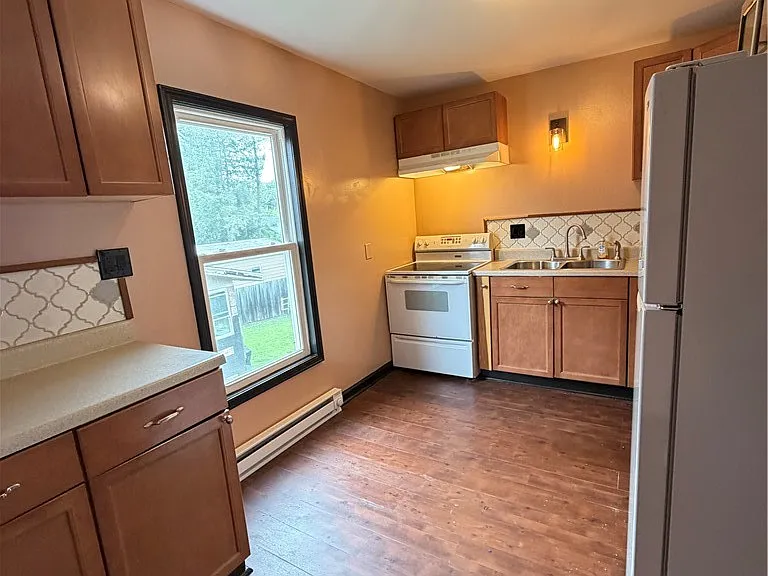 210 W Oak Orchard St — Photo 5