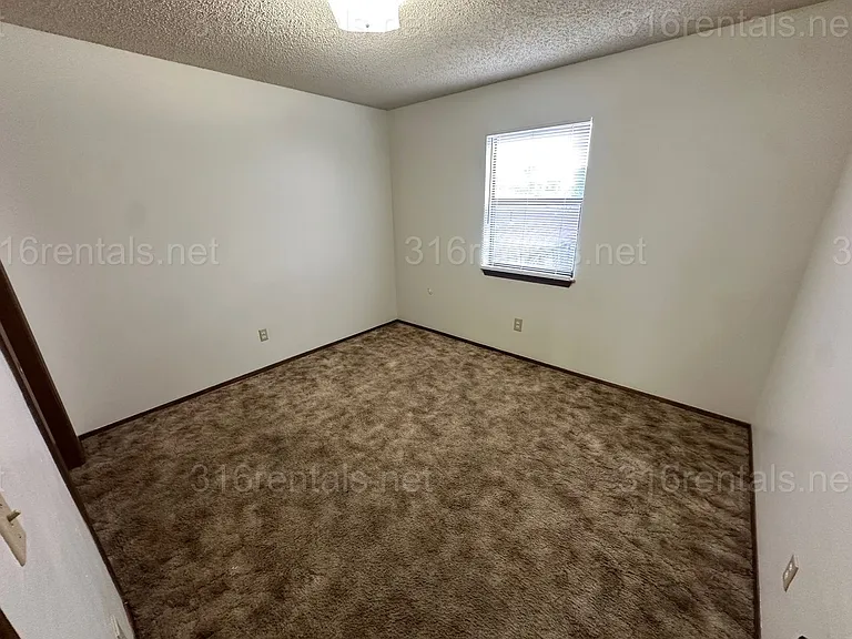 369 E Marion Ct #4 — Photo 13