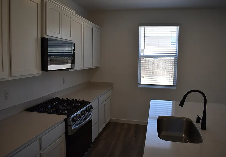 4123 Scarlet Ct — Photo 12