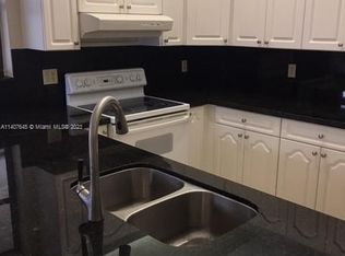 6051 Swinden Ln, Fort Lauderdale, FL 33331