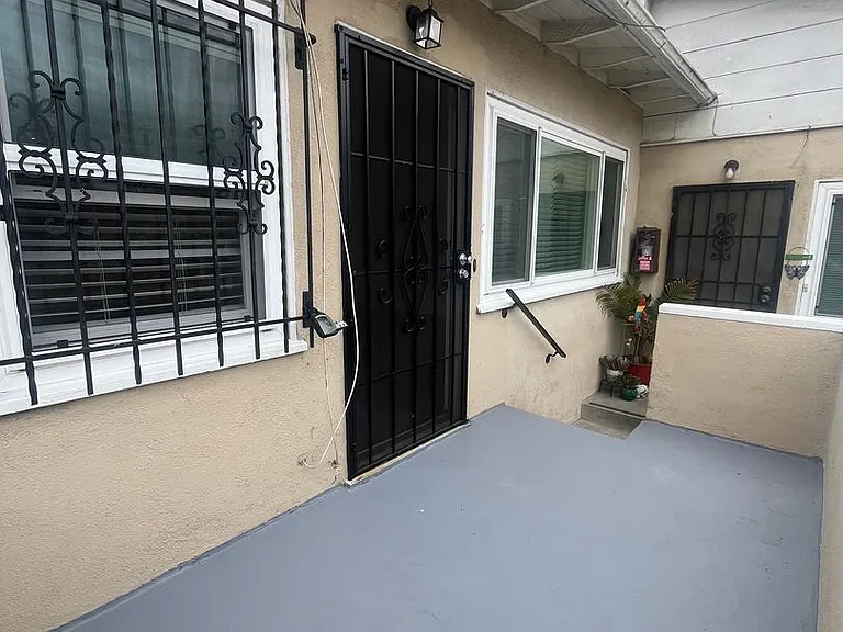 8400-8422 Crenshaw Dr #3357-3365 — Photo 2