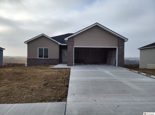 1720 Morgan Dr, Nebraska City, NE 68410