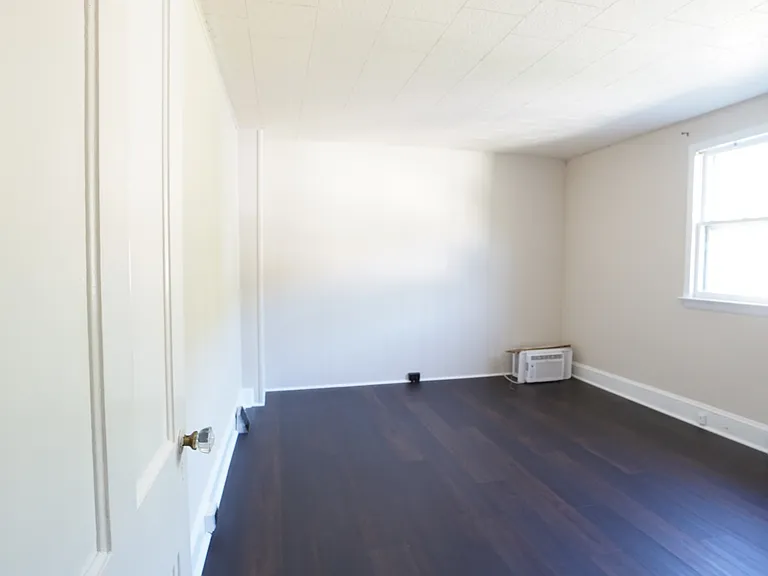 748 W Lincoln Hwy — Photo 20