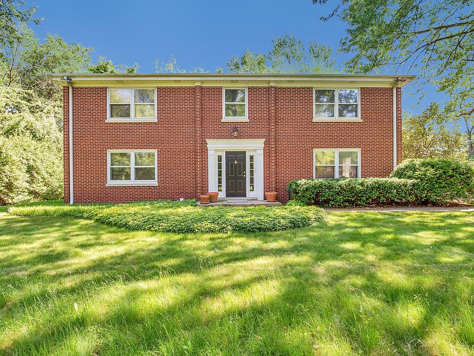 1st image of 4713 Elm St APT 1E