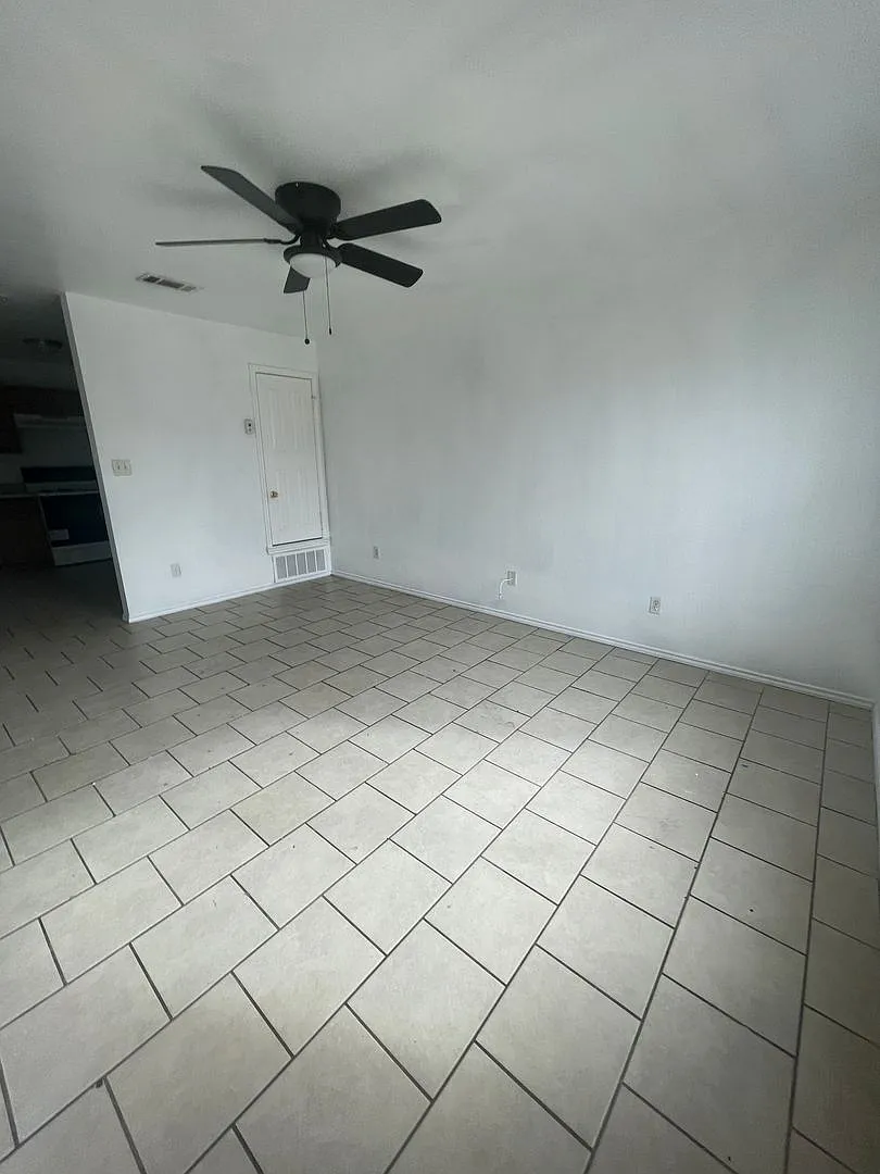 3404 Barcelona Drive — Photo 4