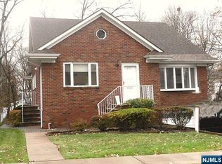 664 Linden Ave, Ridgefield, NJ 07657