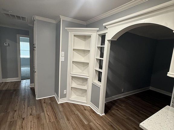 2nd image of 5218 Cortelyou Ln