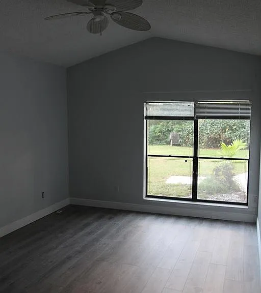 11558 Gorham Dr — Photo 8