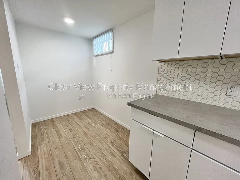 5 Laval Ct W #LOWER LEVEL — Photo 6