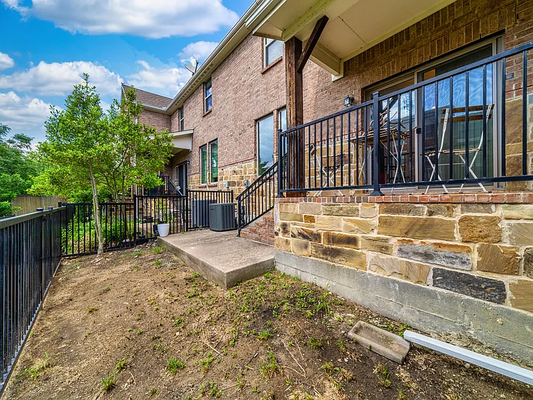 534 Alexandra Ave — Photo 14