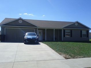 112 Hackberry Ave, Manhattan, KS 66502