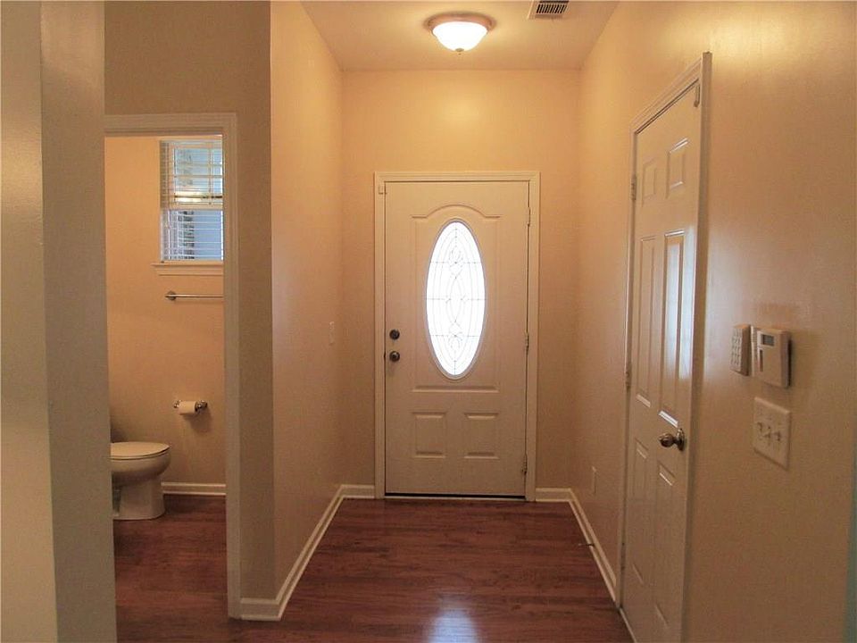 1st image of 3307 Fernview Dr