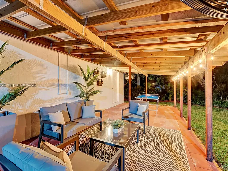 14330 SW 20th St — Photo 31