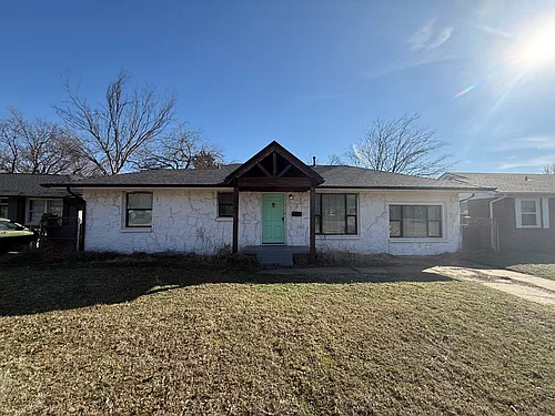 2756 Cambridge Ct Photo 1