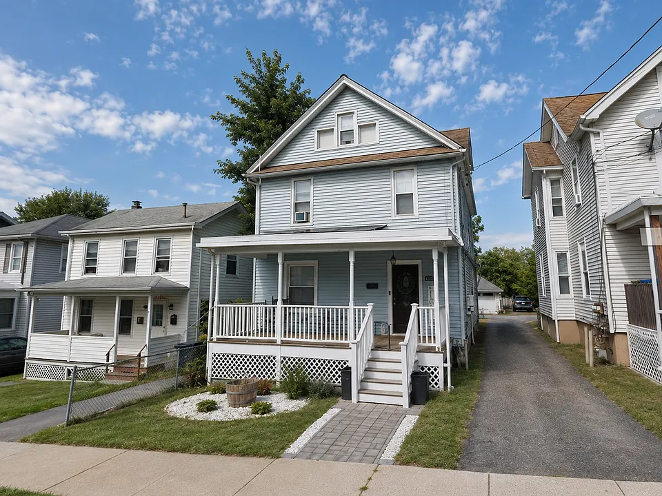 19 Myrtle Ave #2